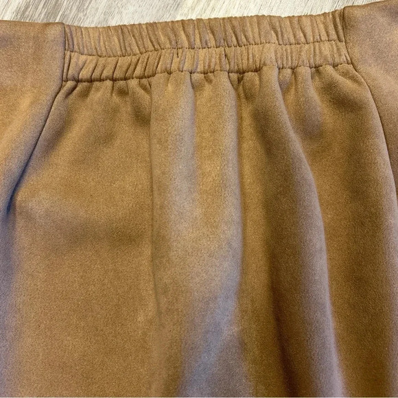Women’s Wild Fable Camel Tan Faux Suede Button Front Mini Skirt / Size Medium - Picture 6 of 7